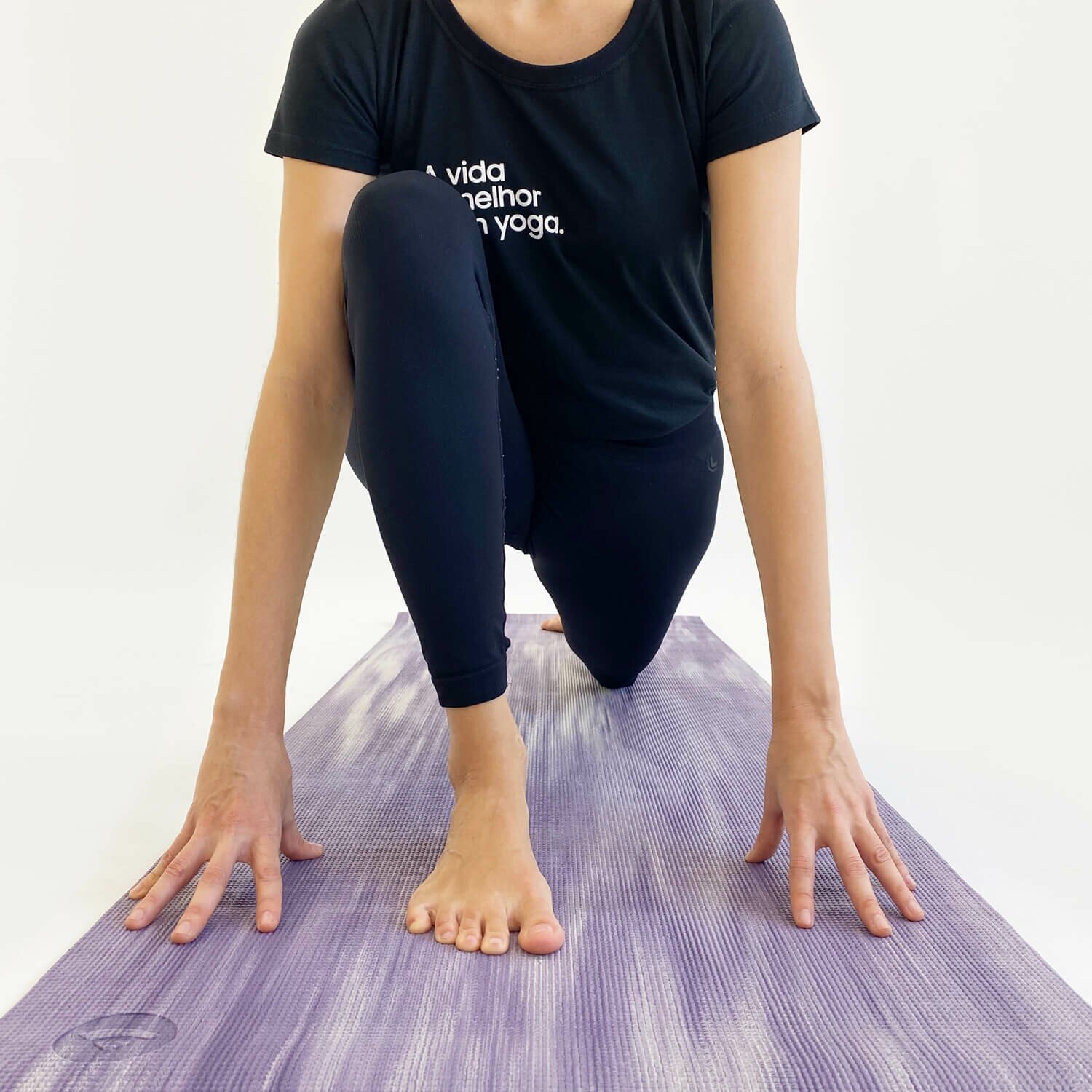 Tapete de Yoga tie dye ganges 6mm, PVC eco, confortável, yoga mat indicado  para iniciantes, ginástica e pilates 183x60cm - Bodhi - Tapete para Yoga e  Pilates - Magazine Luiza