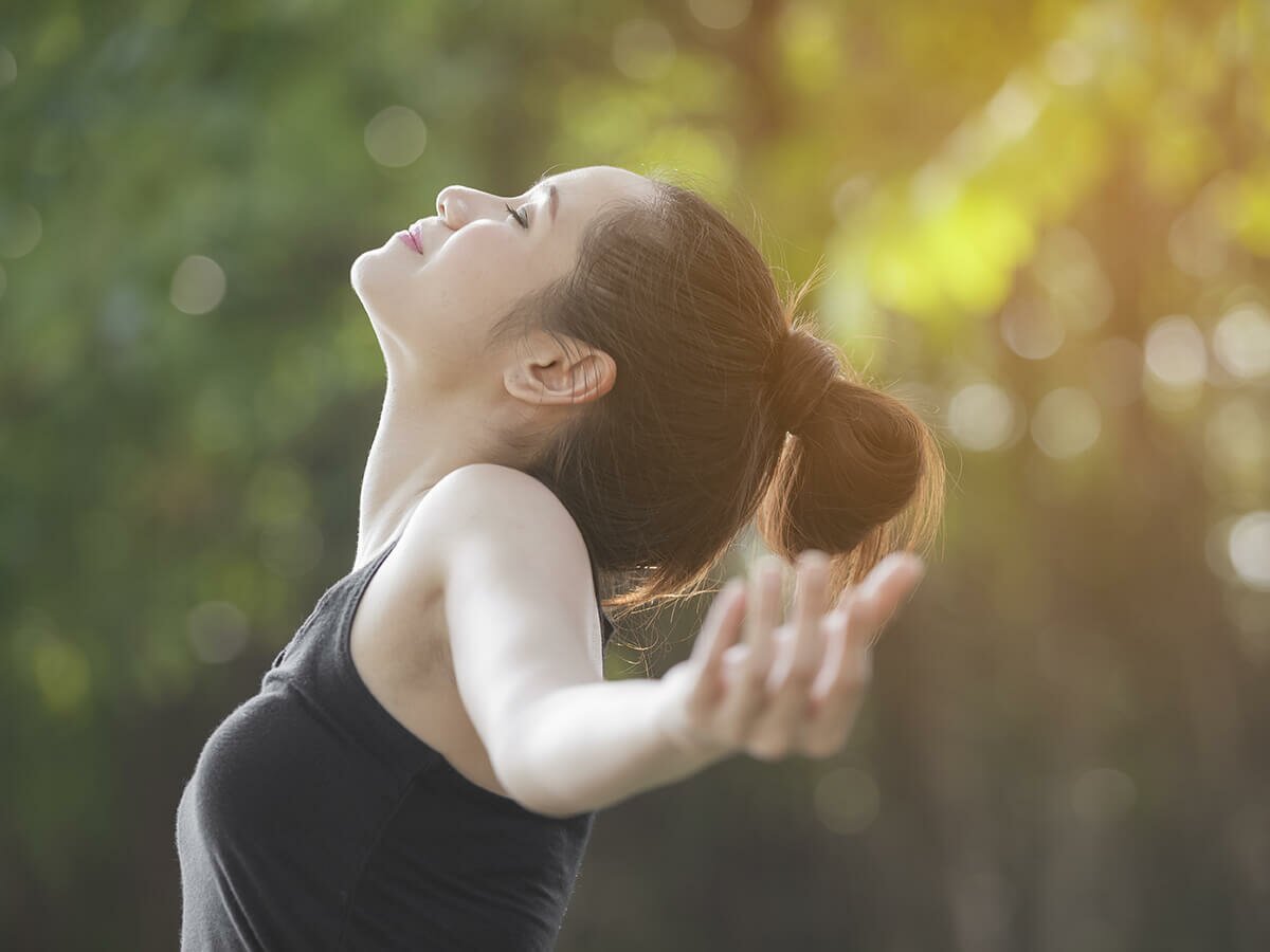 Backbend: Postura de Retroflexão no Yoga - Yogateria