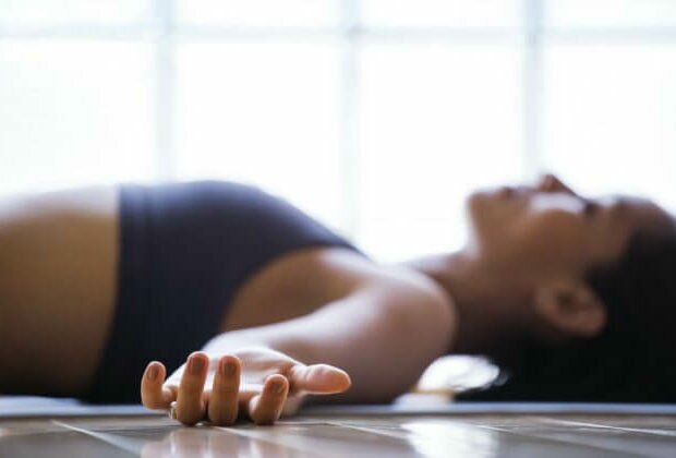 Yoga-nidra-relaxando-mente