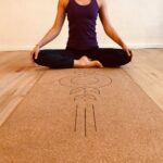 tapete-yoga-cortiça-natural-lua-yogateria3