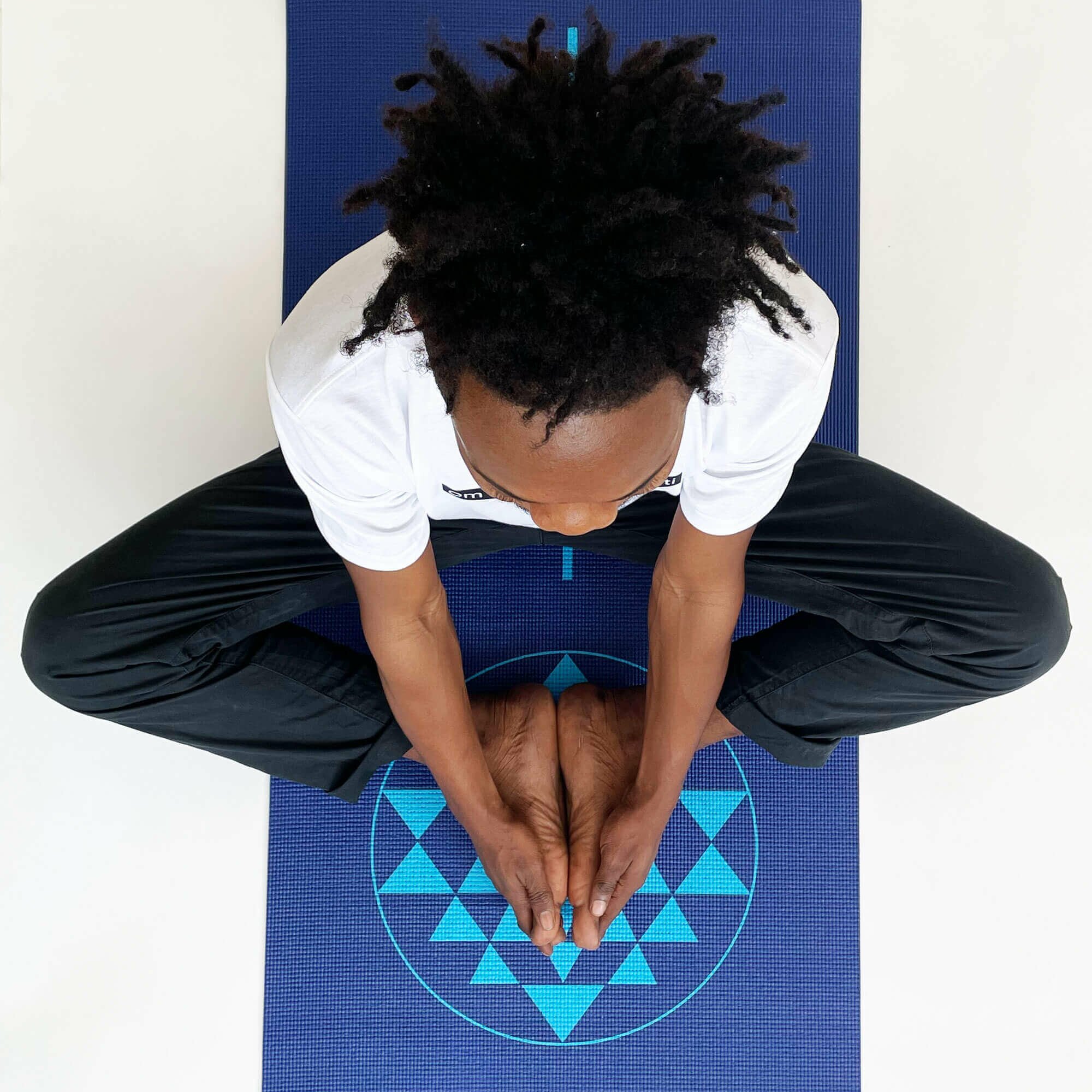 Yoga para iniciantes: As 30 melhores posturas de yoga 8