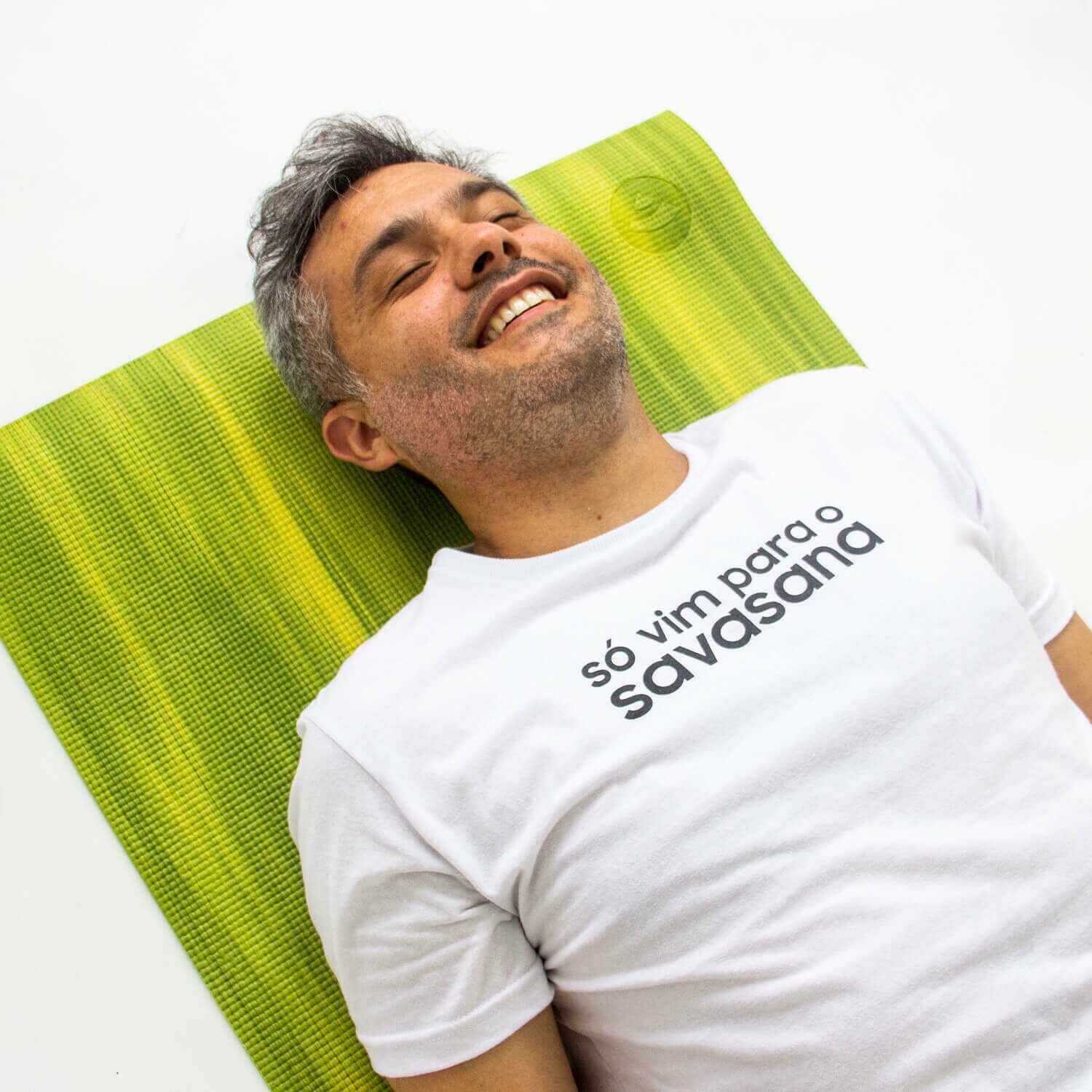 https://yogateria.com.br/wp-content/uploads/2022/02/camiseta-savasana-branca-yogateria-4.jpg