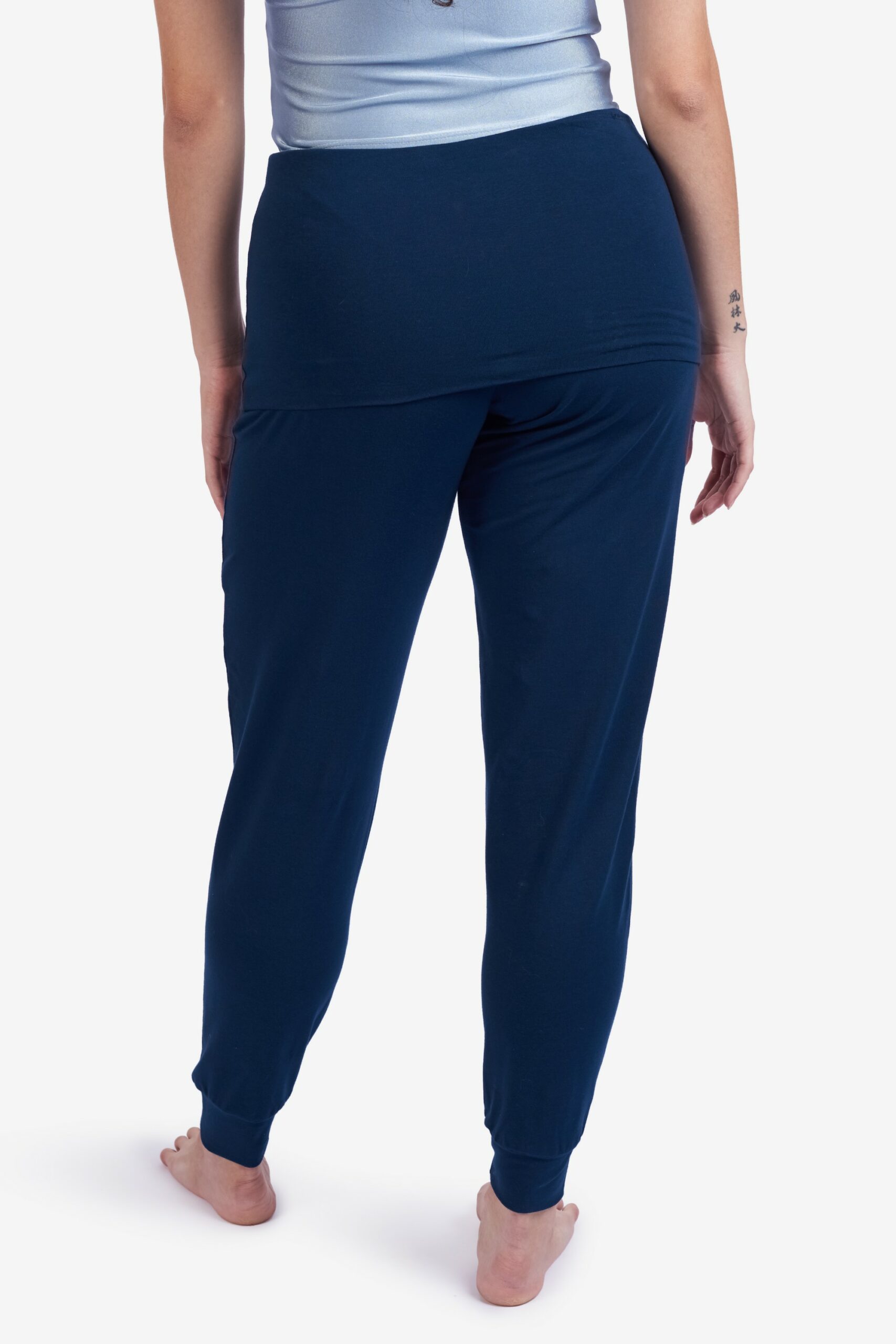 jogger-feminina-yogateria-azul-04