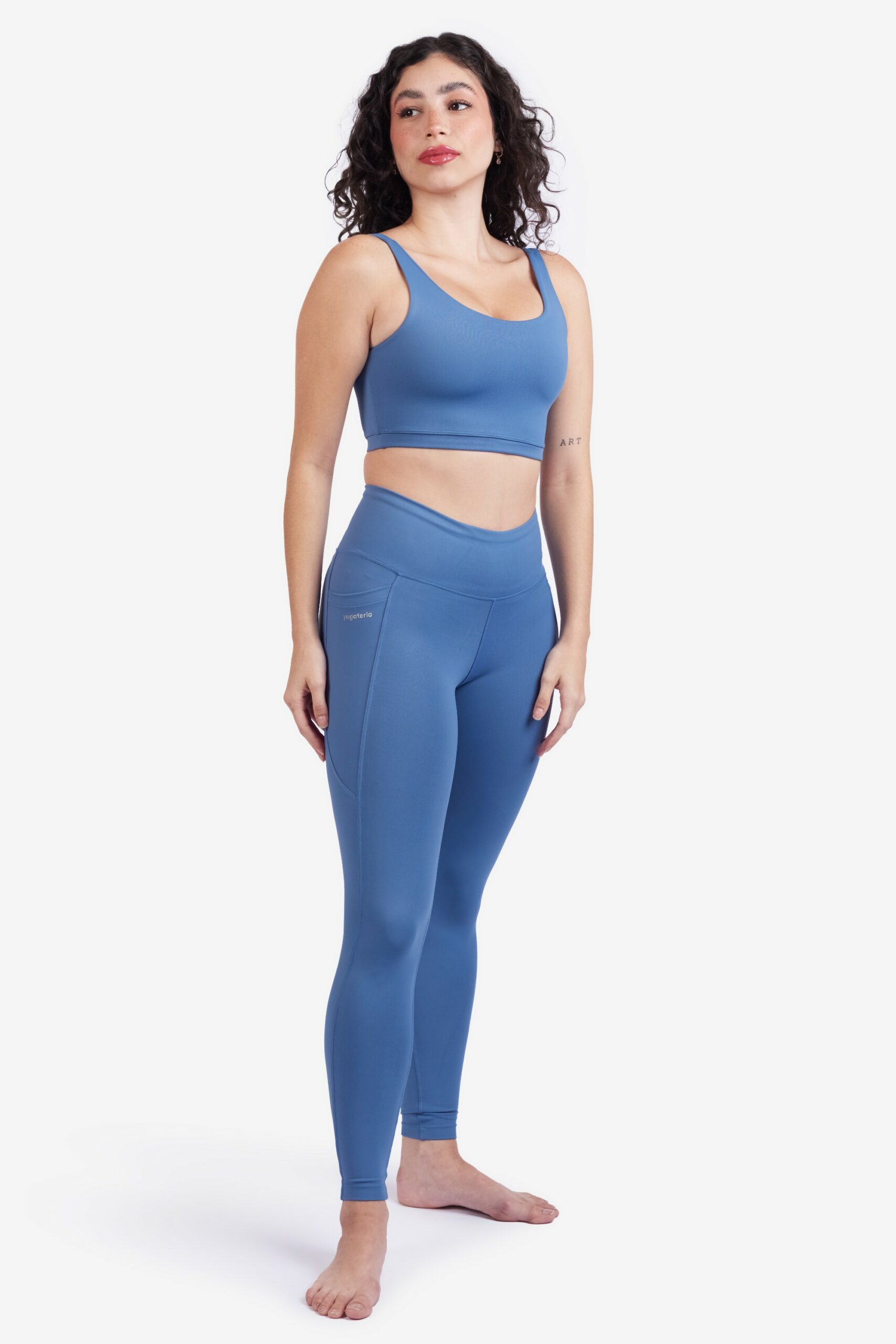 legging-harmony-yogateria-azul-07