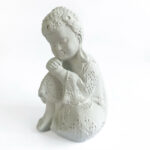 Estátua-Buddha-Criança---Descansando---Cabeça-no-joelho---branco-02
